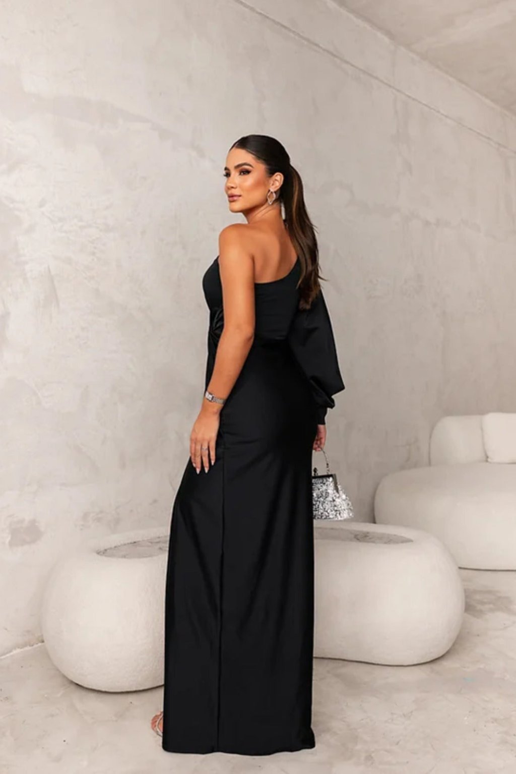 Vestido satinado de un solo hombro Nicole™