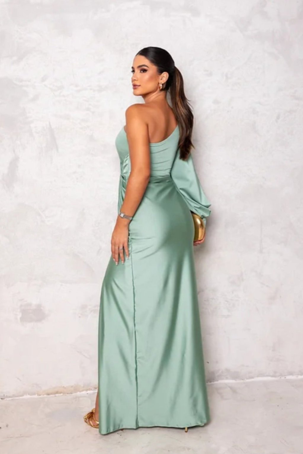 Vestido satinado de un solo hombro Nicole™