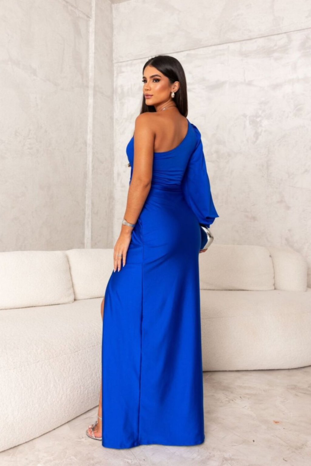 Vestido satinado de un solo hombro Nicole™