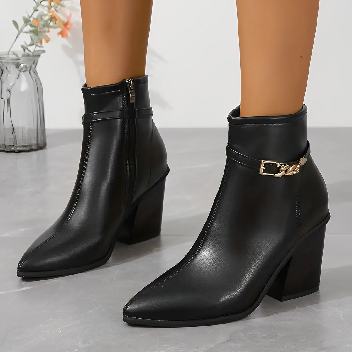 Botas de Cuero de Silueta Estilizada.