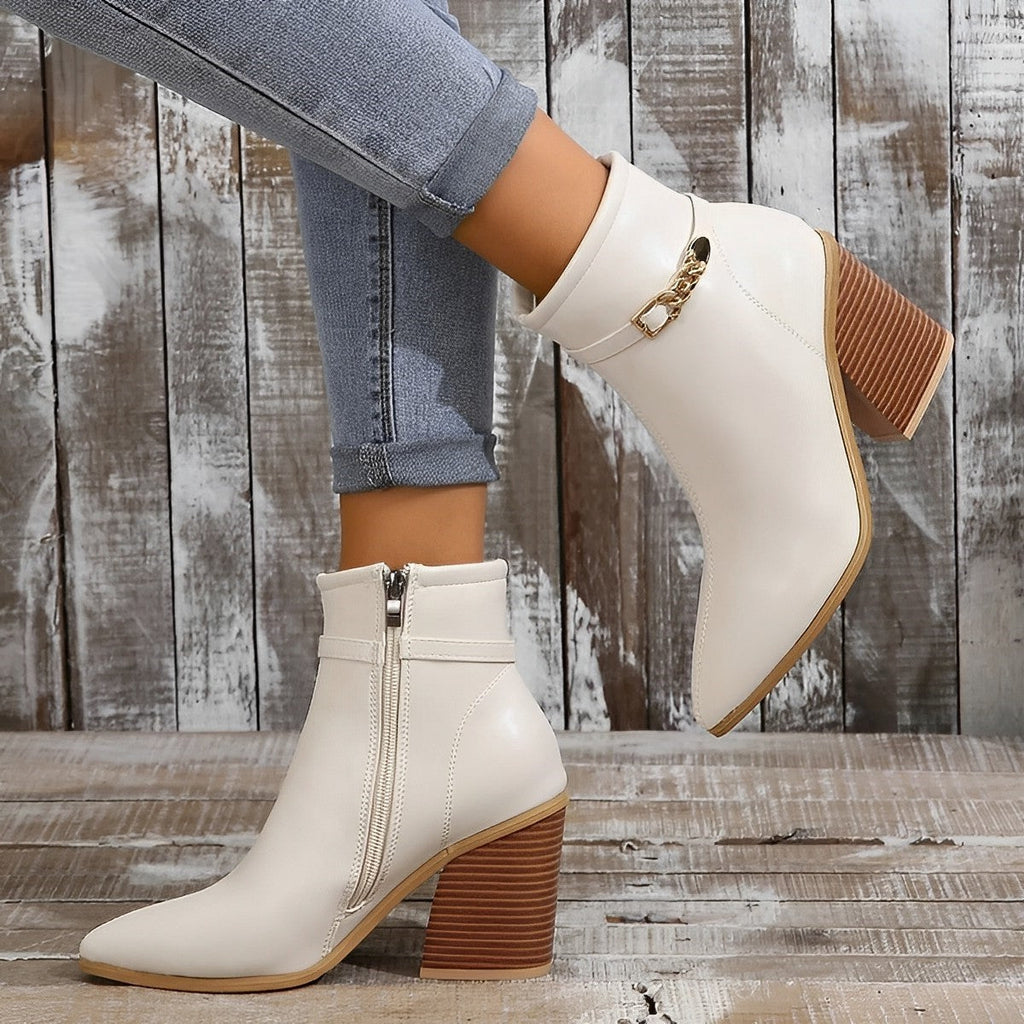 Botas de Cuero de Silueta Estilizada.