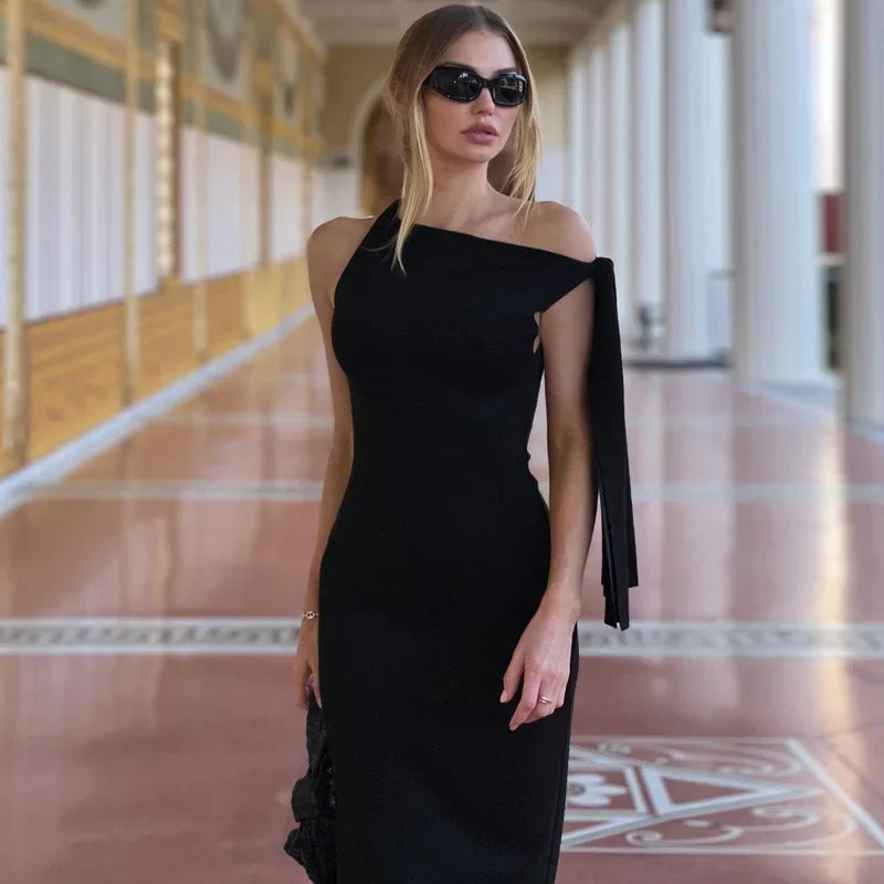 Vestido Largo Asimétrico con Lazo Escultural