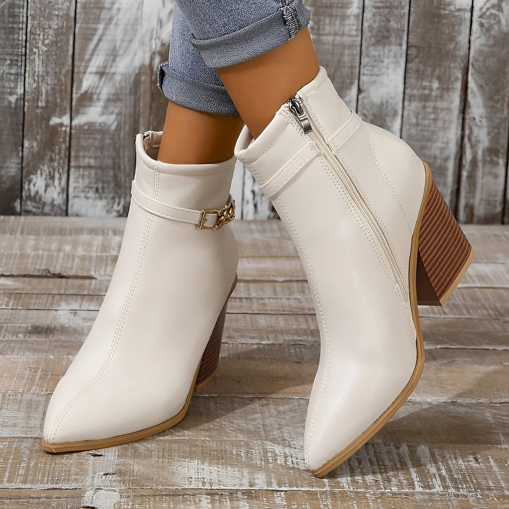 Botas de Cuero de Silueta Estilizada.