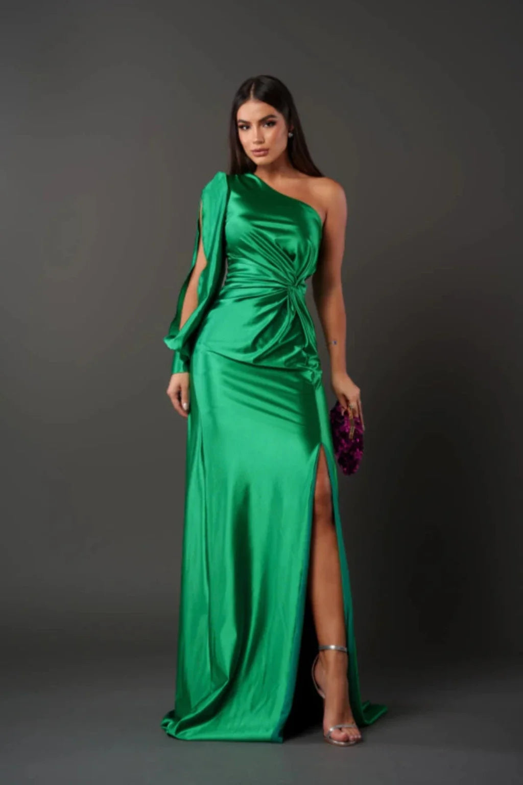 Vestido satinado de un solo hombro Nicole™